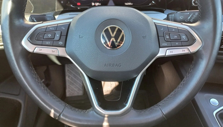 Volkswagen Golf cena 79900 przebieg: 16250, rok produkcji 2020 z Szprotawa małe 277